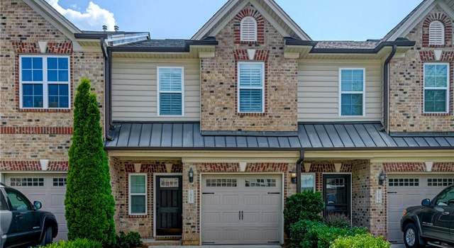Photo of 1085 Richmond Park Dr, Winston Salem, NC 27103