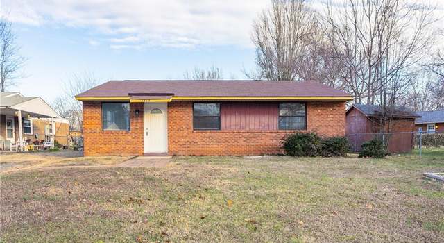 Photo of 1423 Comstock Ln, Greensboro, NC 27406