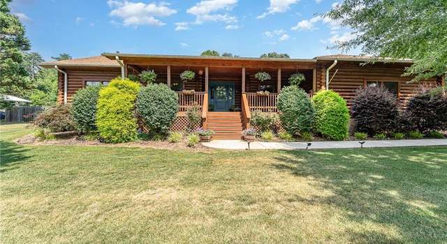Photo of 8108 Lariat Dr, Summerfield, NC 27358