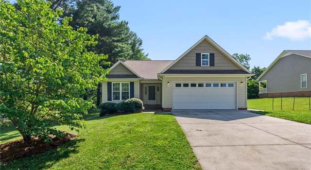 Photo of 1619 Paragon Dr, Winston-salem, NC 27127