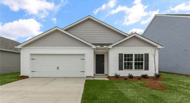 Photo of 1029 Sherwood Estates Ln, Yadkinville, NC 27055