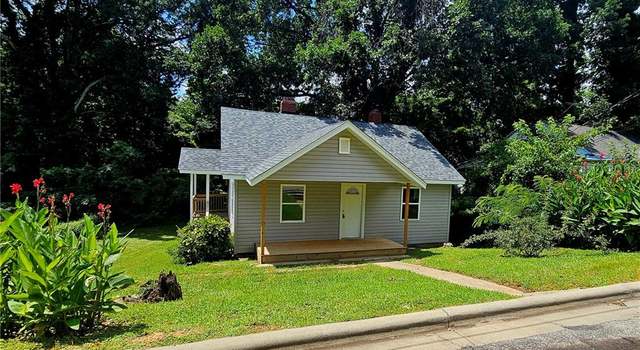 Photo of 702 Roach St, Reidsville, NC 27320