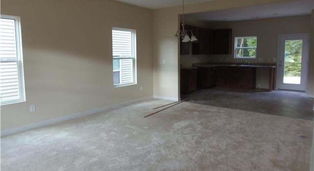 Photo of 4275 Oak Pointe Dr, Winston Salem, NC 27105