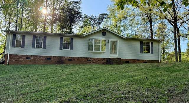 Photo of 284 Eaglewood Ln, Winston-salem, NC 27127