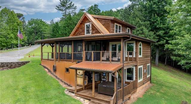 Photo of 419 Woodpecker Rd, Purlear, NC 28665