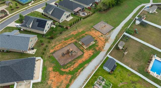 Photo of 4463 Sapphire Ct, Clemmons, NC 27012