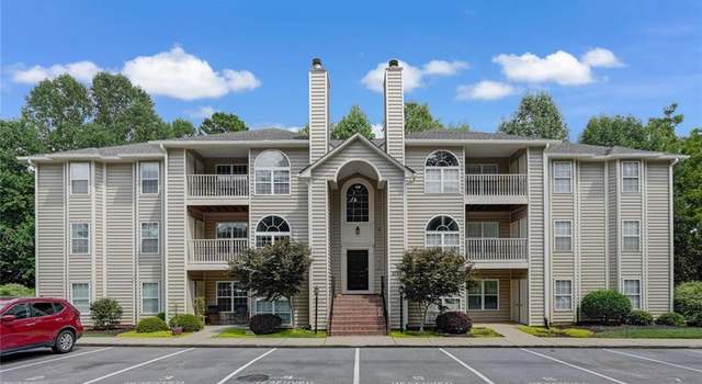 Photo of 6702 W Friendly Ave Unit 3H, Greensboro, NC 27410