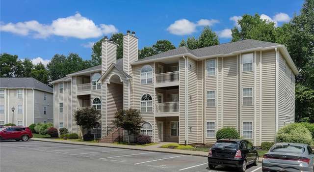 Photo of 6702 W Friendly Ave Unit 3H, Greensboro, NC 27410