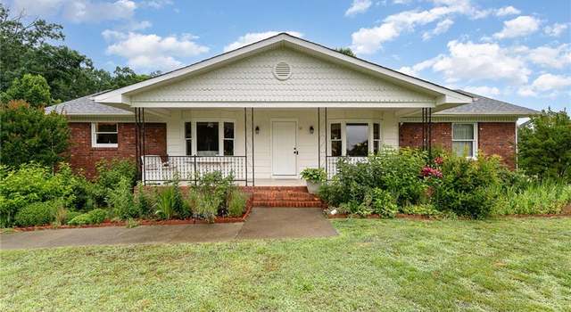 Photo of 12 Twin Brook Dr, Clemmons, NC 27012