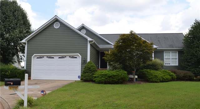 Photo of 3508 Briaroak Ct, Greensboro, NC 27410