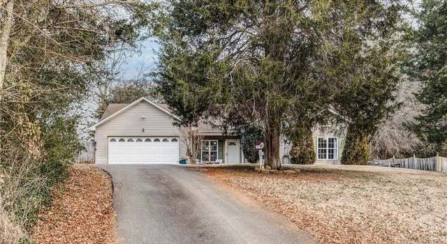 Photo of 102 Comenius Ct, Winston-salem, NC 27106