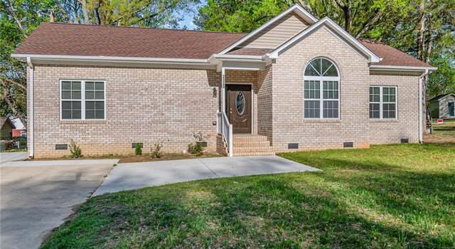 Photo of 2325 Pinecroft Rd, Greensboro, NC 27407