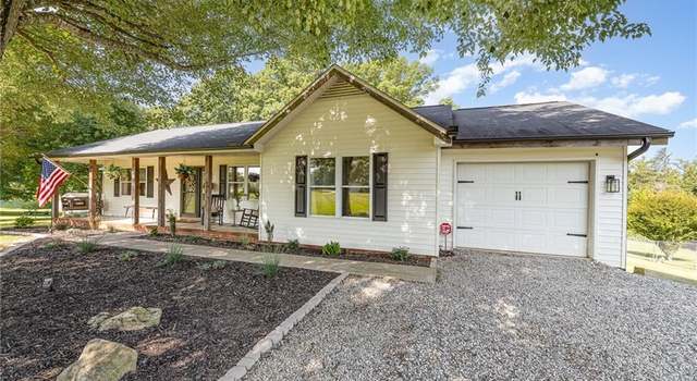 Photo of 132 Mulberry Ln, Stokesdale, NC 27357