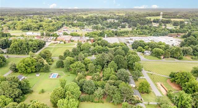Photo of 526 S Fayetteville St, Liberty, NC 27298