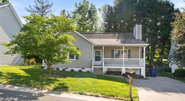 Photo of 956 Heatherstone Dr, Winston-salem, NC 27104