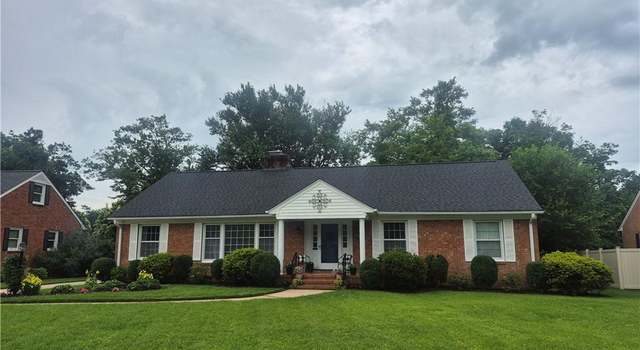Photo of 2811 Northampton Dr, Greensboro, NC 27410