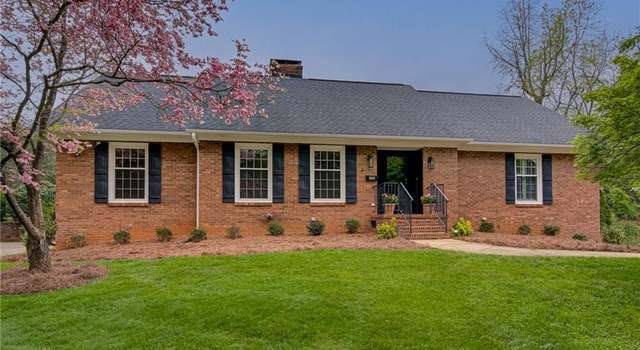 Photo of 390 Dover Dr, Winston-salem, NC 27104