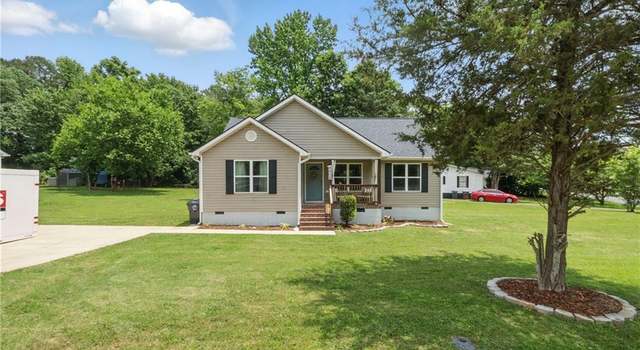 Photo of 4402 Southern Webbing Mill Rd, Greensboro, NC 27405