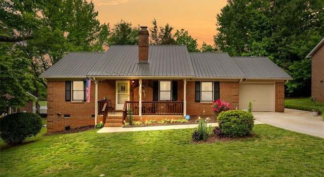 Photo of 669 Woodland Cir, Asheboro, NC 27203