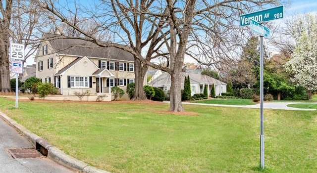 Photo of 2615 Robinhood Rd, Winston-salem, NC 27106