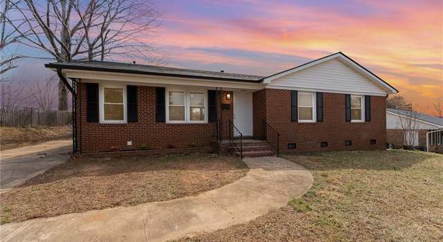 Photo of 3038 Colgate Dr, Winston-salem, NC 27105