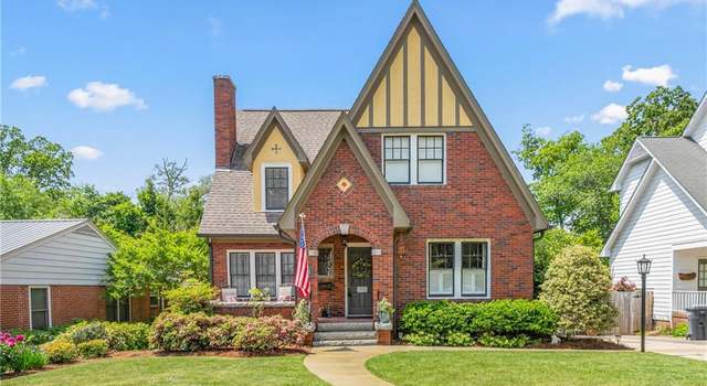 Photo of 705 Twyckenham Dr, Greensboro, NC 27408
