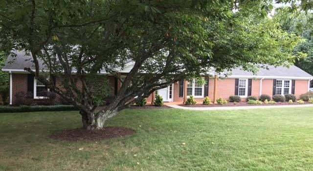 Photo of 1075 Longreen Dr, Kernersville, NC 27284