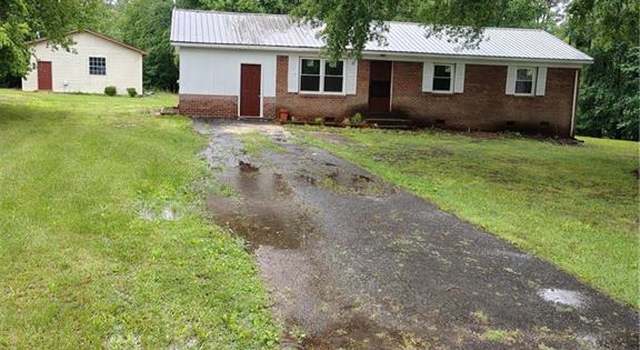 Photo of 990 W Dodson Mill Rd, Pilot Mountain, NC 27041