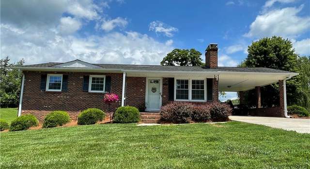 Photo of 1026 Christian Dr, Pinnacle, NC 27043