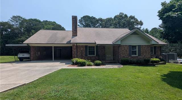 Photo of 405 Kimrey St, Ramseur, NC 27316
