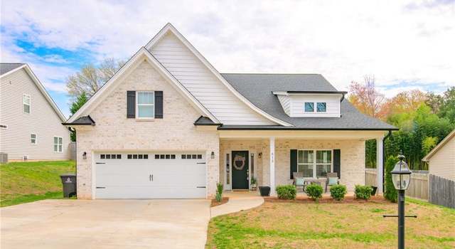 Photo of 613 Peaceful Ln, Winston-salem, NC 27104