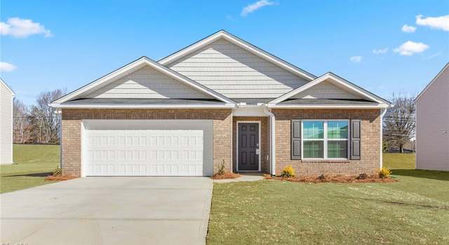 Photo of 130 Preston Oaks Dr, King, NC 27021