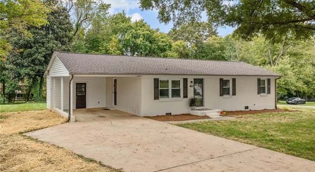 Photo of 200 Cliffwood Dr, Kernersville, NC 27284