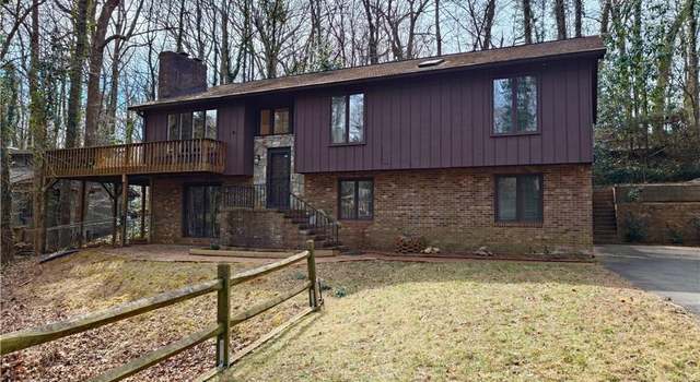 Photo of 2610 Woodberry Dr, Winston-salem, NC 27106