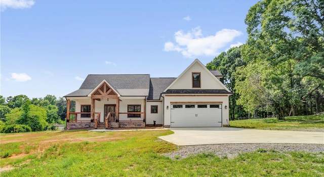 Photo of 1251 Ramseur Julian Rd, Ramseur, NC 27316