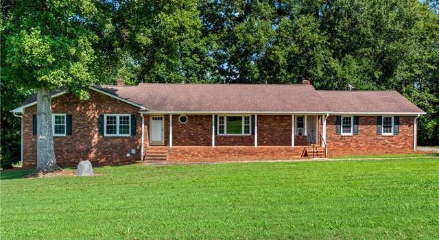 Photo of 111 Earnhart Rd, Pinnacle, NC 27043