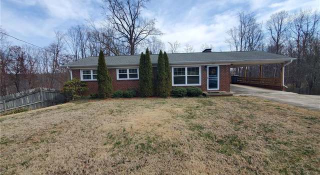 Photo of 6917 Blenheim Ct, Rural Hall, NC 27045