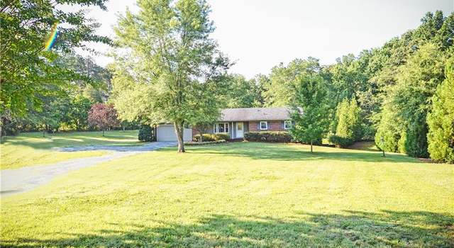 Photo of 4525 River Ridge Rd, Pfafftown, NC 27040