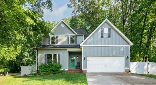 Photo of 385 Apache Dr, Winston-salem, NC 27107
