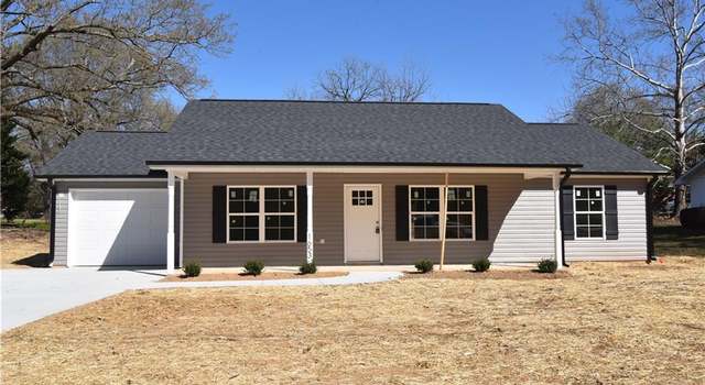 Photo of 1653 Reynolds Forest Dr, Winston-salem, NC 27107