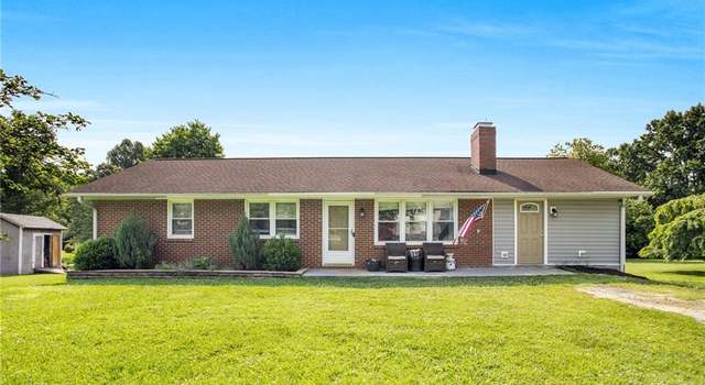 Photo of 2725 Valleyspring Rd, Kernersville, NC 27284