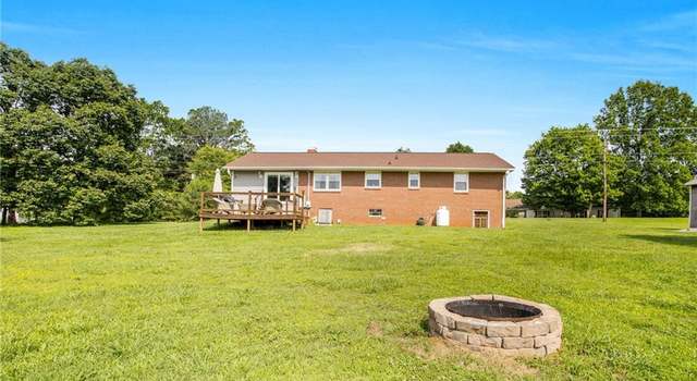 Photo of 2725 Valleyspring Rd, Kernersville, NC 27284