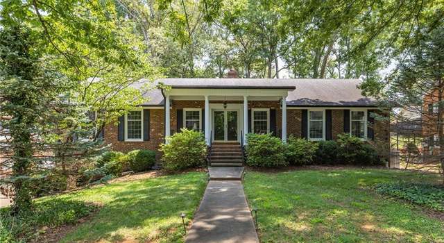 Photo of 808 Pebble Dr, Greensboro, NC 27410
