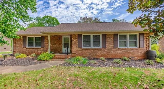Photo of 2161 New Castle Dr, Winston-salem, NC 27103