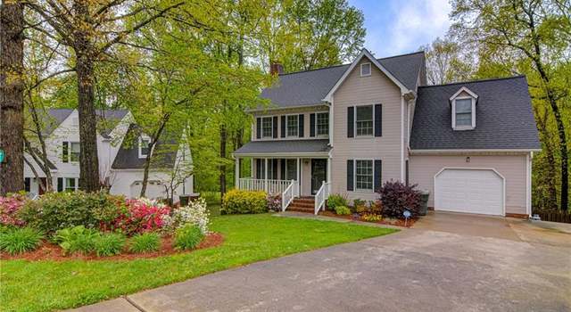 Photo of 5526 Cobble Glen Ct, Greensboro, NC 27407