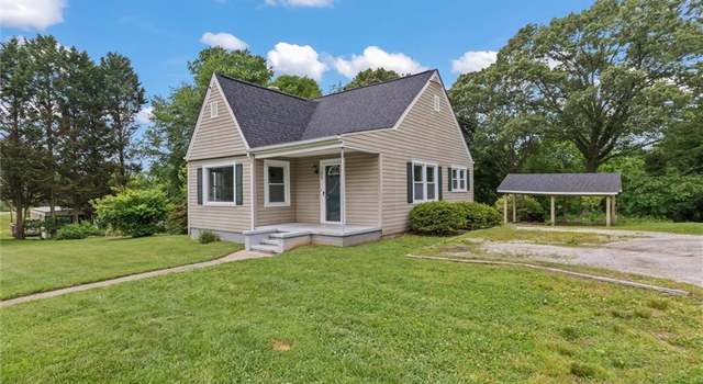 Photo of 105 Wombat Ln, Mount Airy, NC 27030