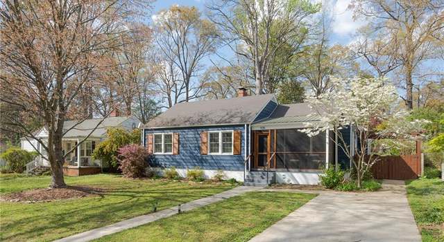Photo of 1018 Twyckenham Dr, Greensboro, NC 27408