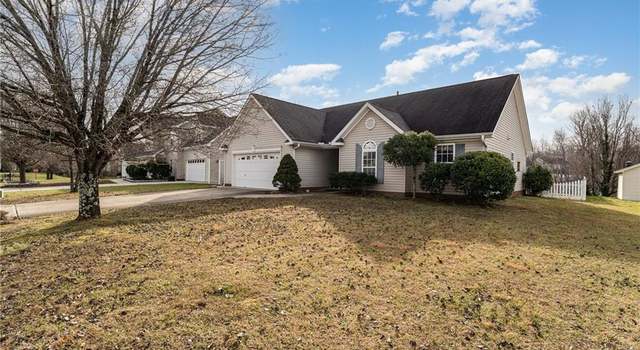Photo of 3884 Range Crest Ct, High Point, NC 27265
