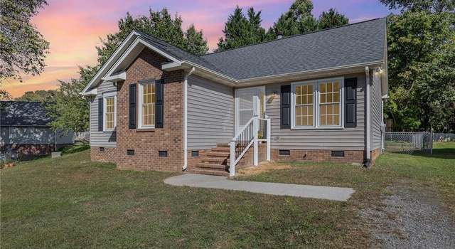 Photo of 1012 Autumn Ln, Reidsville, NC 27320