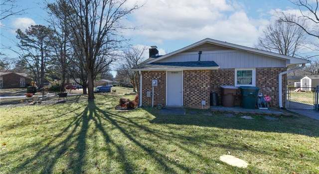 Photo of 5705 Courtfield Dr, Greensboro, NC 27455